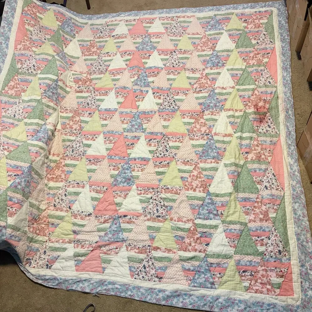 Vintage Handmade Patchwork Quilt Thousand Pyramids Floral Pink Green Full Queen
